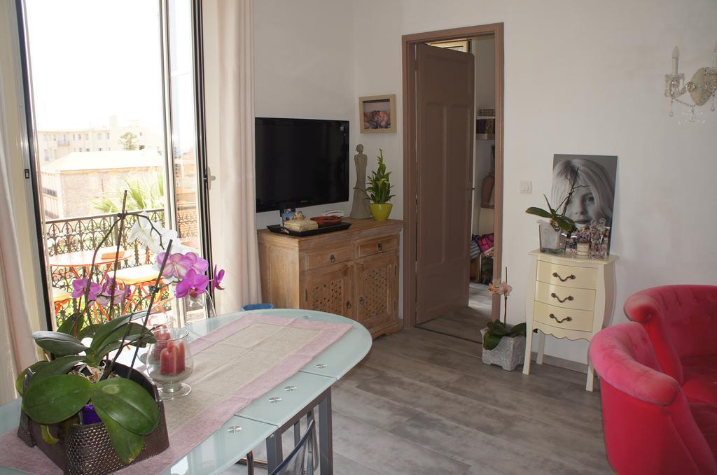 Le Louvre Appartement Menton Buitenkant foto
