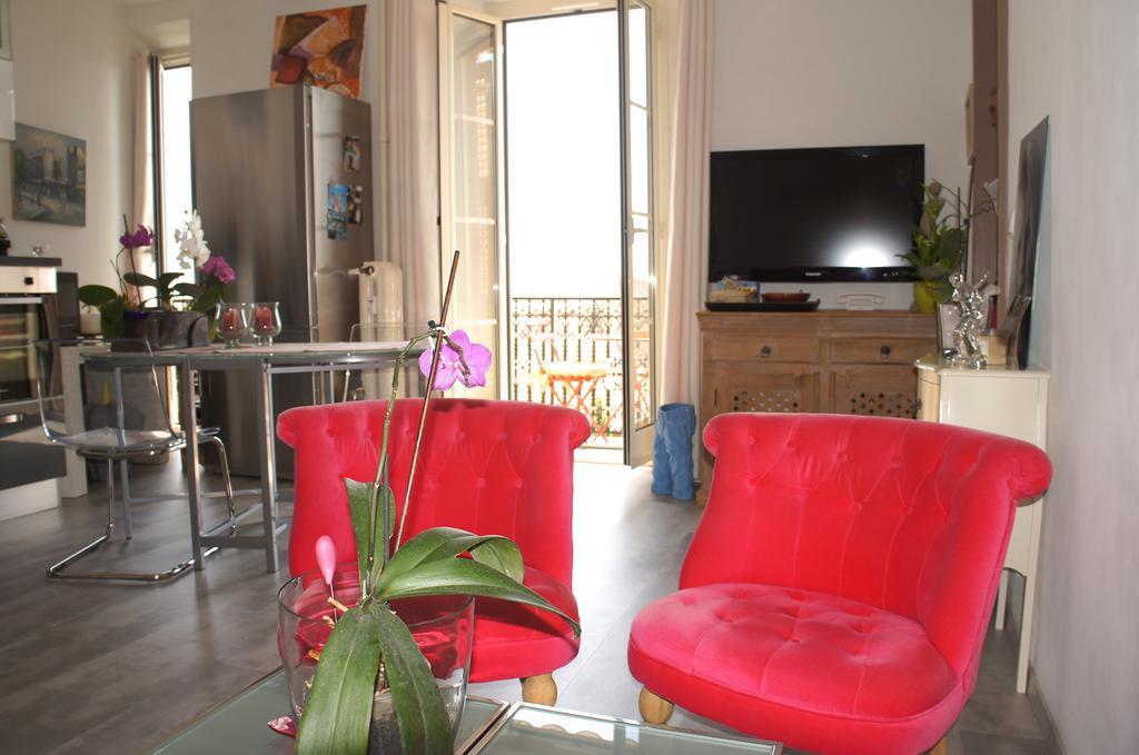 Le Louvre Appartement Menton Buitenkant foto