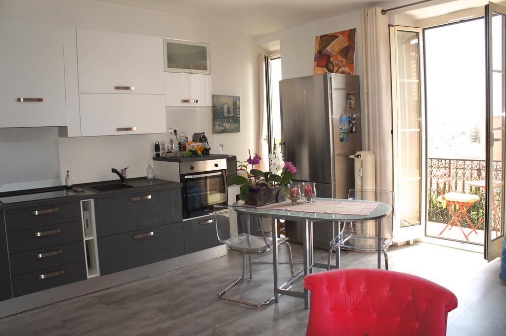 Le Louvre Appartement Menton Buitenkant foto